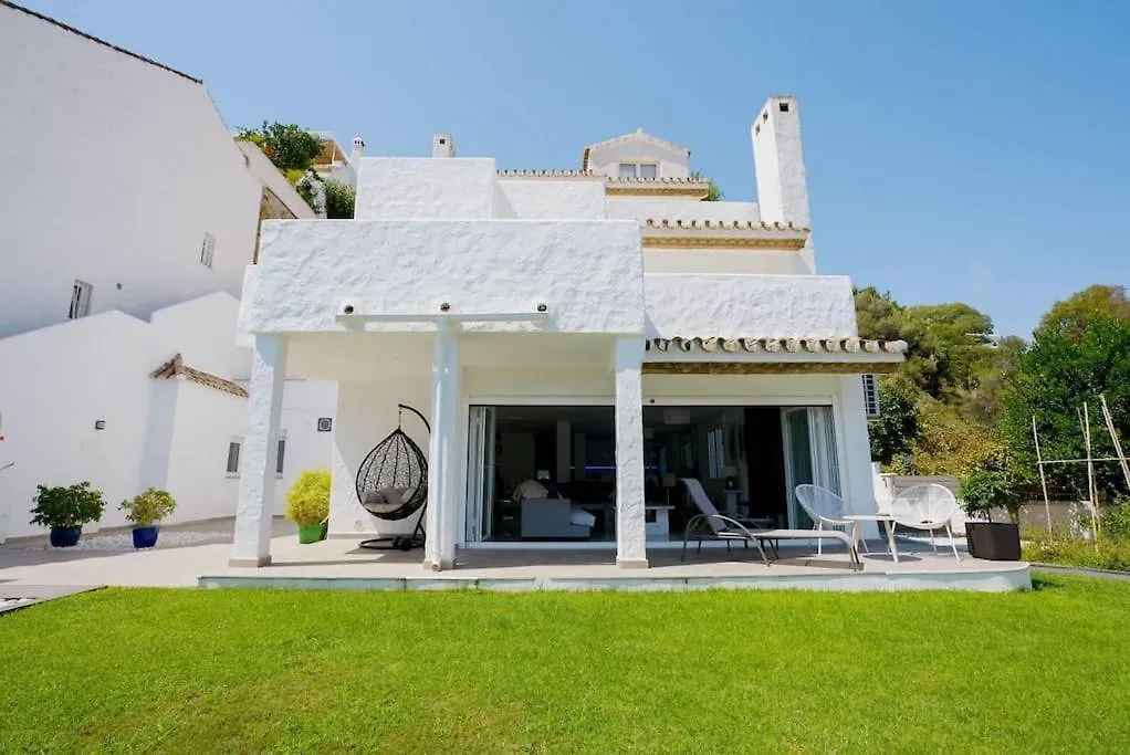 Fantastic Townhouse/ 4Bed/4Bath/ Puerto Banus Apartment Marbella